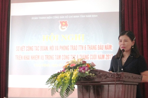  ảnh 1: Đồng chí Nguyễn Thị Thu Thủy – UV BCH Đảng bộ tỉnh, Bí thư Tỉnh đoàn phát biểu tại Hội nghị